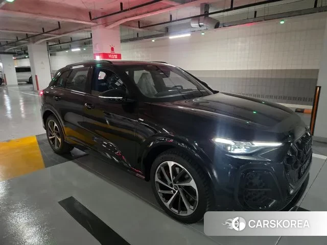 Audi Q5 (80A) 2025 Черный из Кореи, фото 3