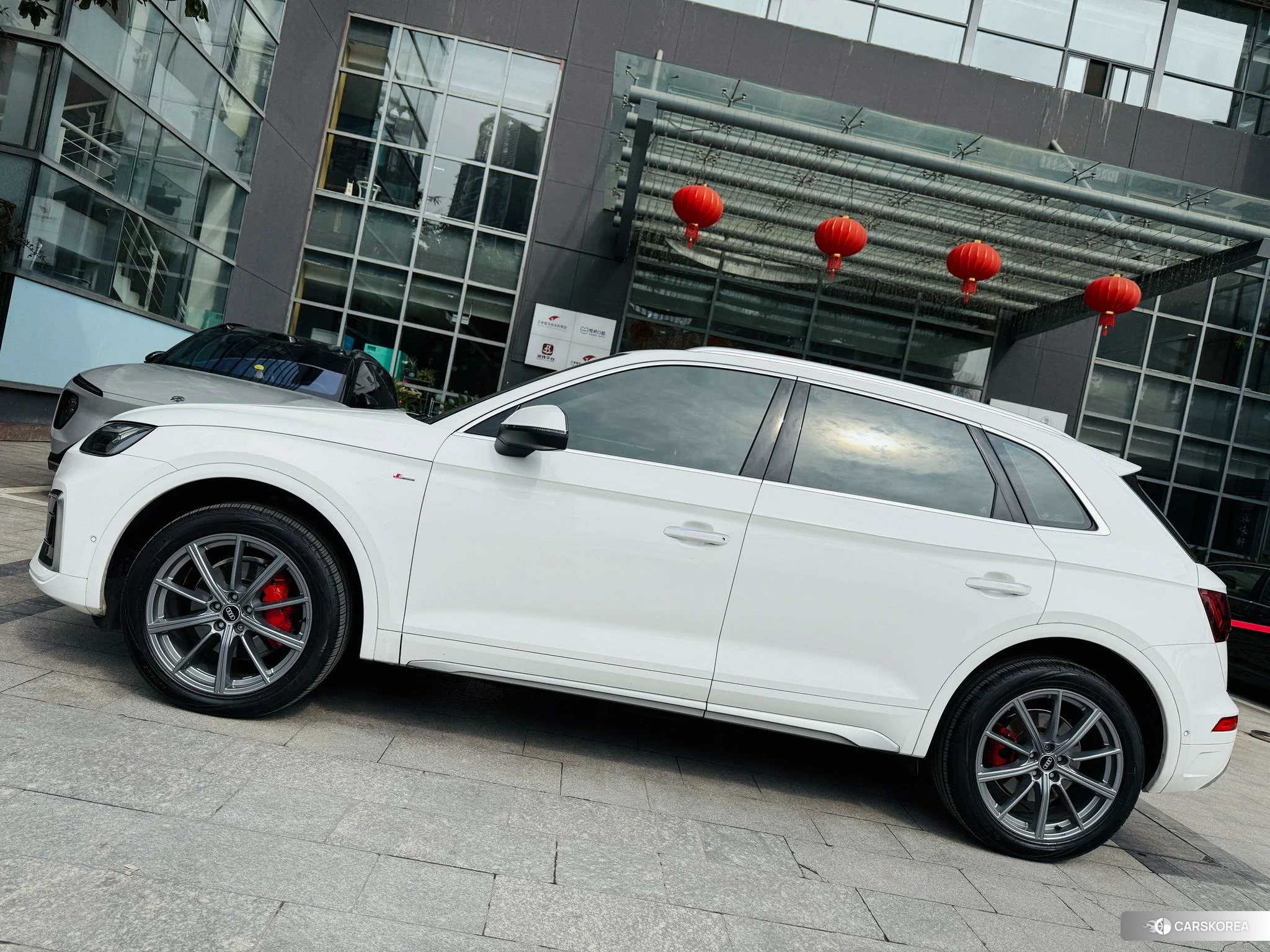 Audi Q5L id 4440835 из Китая 11