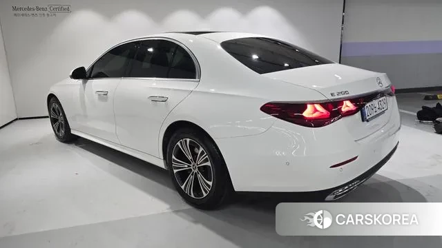 Mercedes-Benz E-Class W214 id 3715874 из Кореи 13