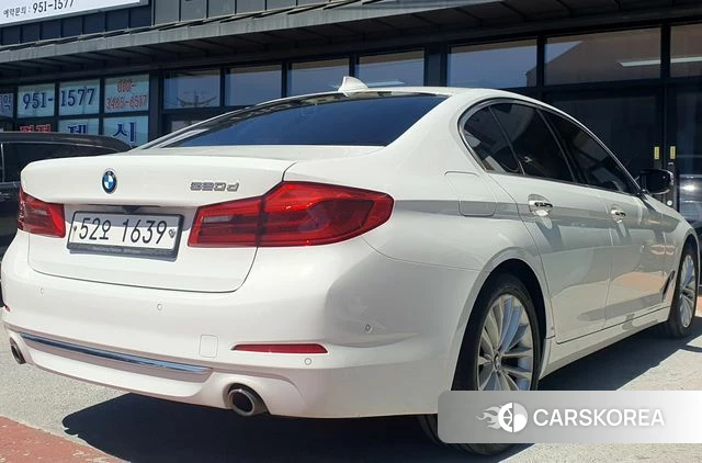 BMW 5 Series (G30) 2018 Белый из Кореи, фото 5