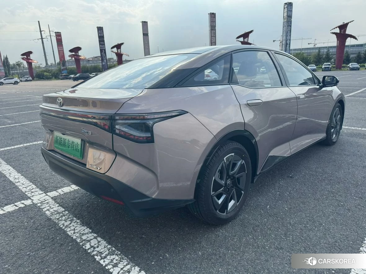 Toyota bZ3 2023 Фиолетовый из Китая, фото 3