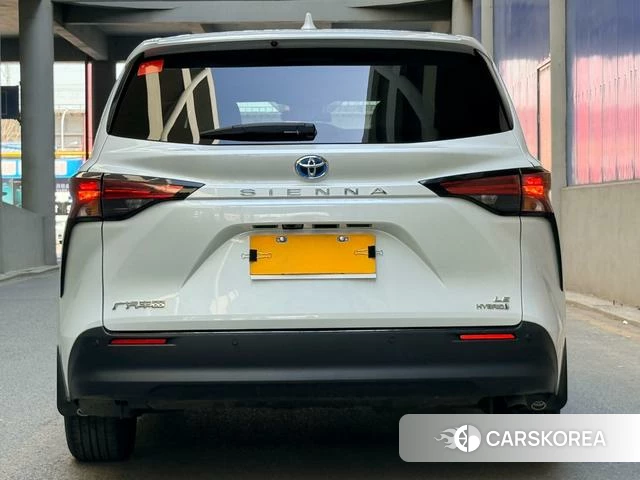 Toyota Saina 2024 Белый из Китая, фото 4