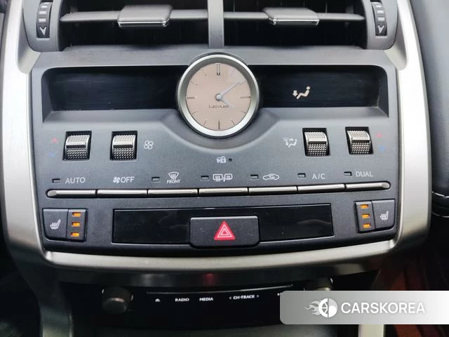 Lexus NX id 4298359 из Китая 14