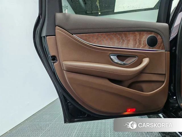Mercedes-Benz E-class id 3888655 из Китая 12