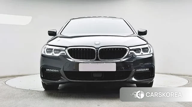 BMW 5 Series (G30) id 3302238 из Кореи 13