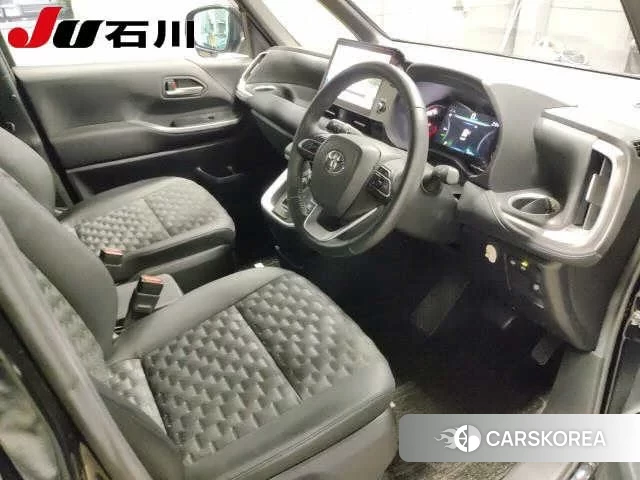 Toyota Voxy 2022 из Японии, фото 3