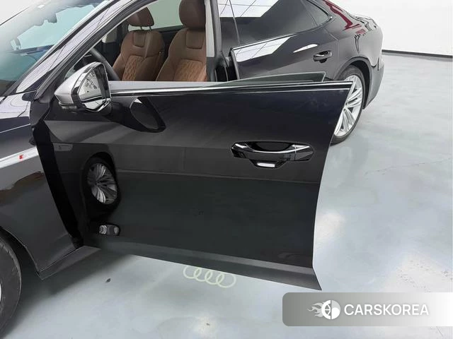 Audi A7L id 4300881 из Китая 19