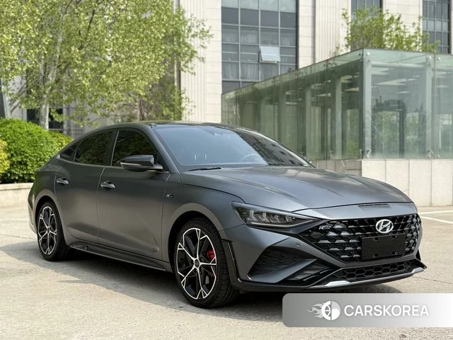 Hyundai Festa 2023 Темно-серый из Китая, фото 3