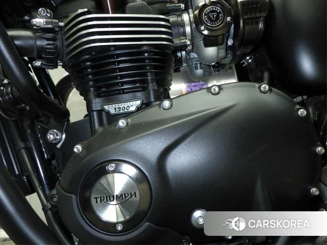 Engine photo