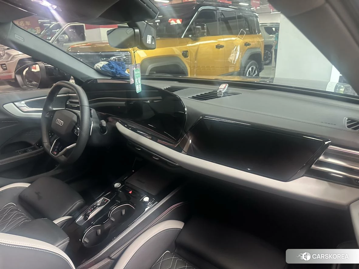 Audi A5L 2025 Фиолетовый из Китая, фото 3