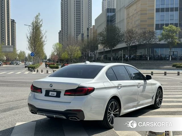 BMW 5 series 2023 Белый из Китая, фото 3