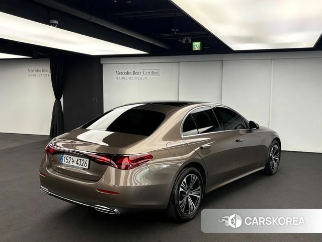 Mercedes-Benz E-Class W214 2025 Золотой из Кореи, фото 5