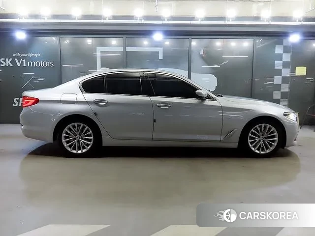 BMW 5 Series (G30) id 3515397 из Кореи 13