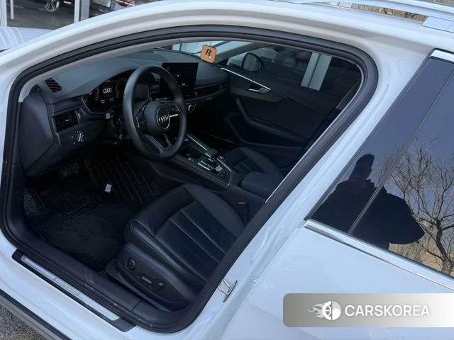 Audi A4 (import) 2021 Белый из Китая, фото 3