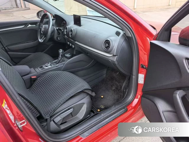 Audi A3 2019 Красный из Китая, фото 4