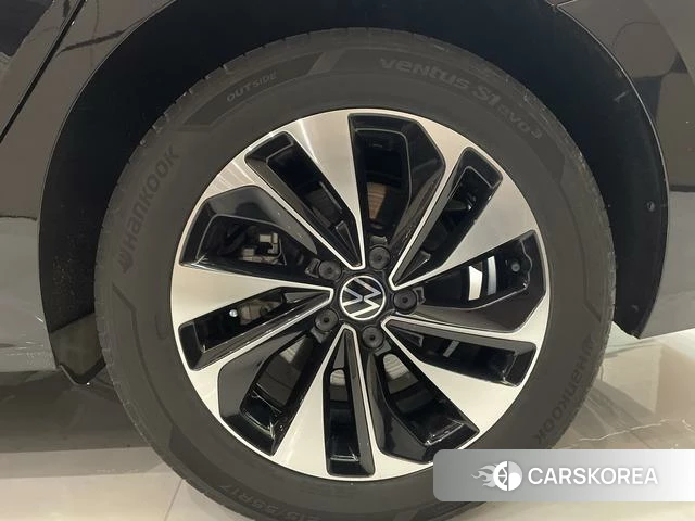 Volkswagen Passat id 4299658 из Китая 21