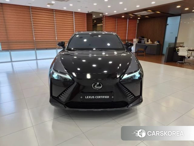 Lexus RZ450e id 4757610 из Кореи 8