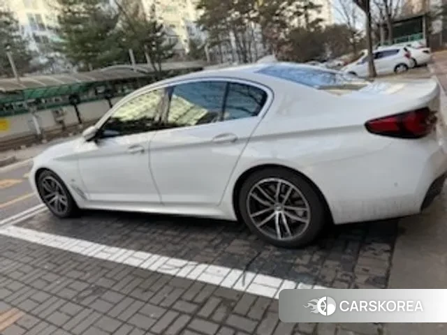 BMW 5 Series (G30) 2021 Белый из Кореи, фото 3