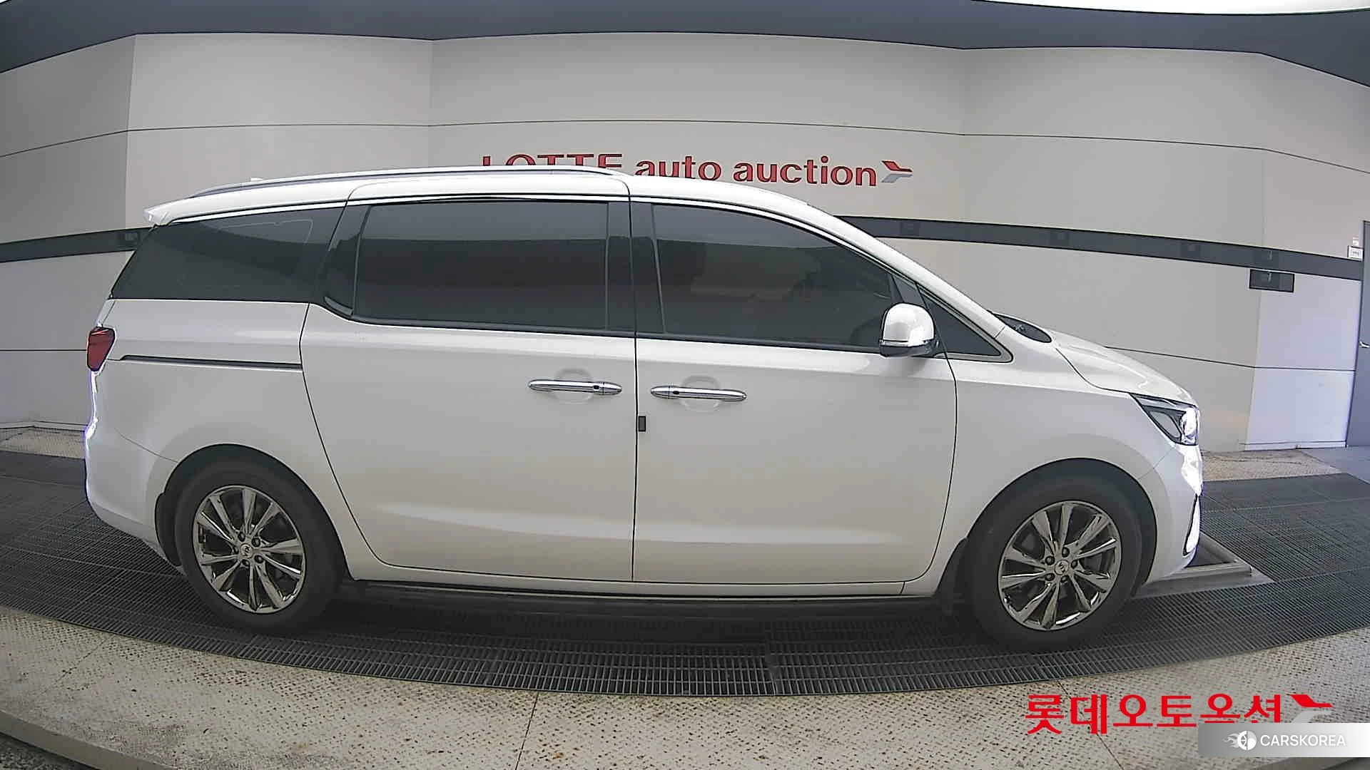 Kia Carnival id 4902436 из Кореи 23