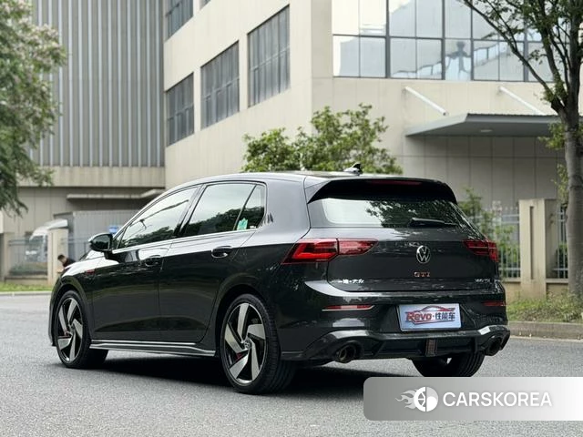 Volkswagen Golf GTI 2022 Черный из Китая, фото 3