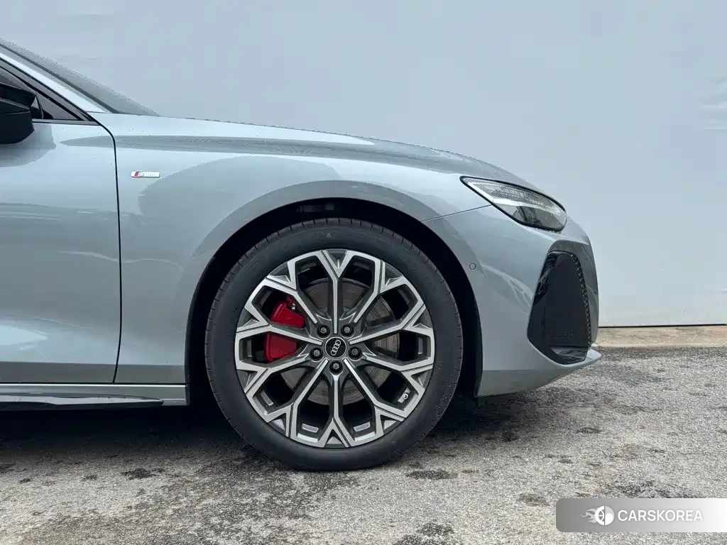 Audi A6L id 4649344 из Китая 22