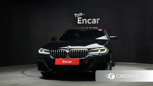 BMW 5 Series (G30) id 3915422 из Кореи 13