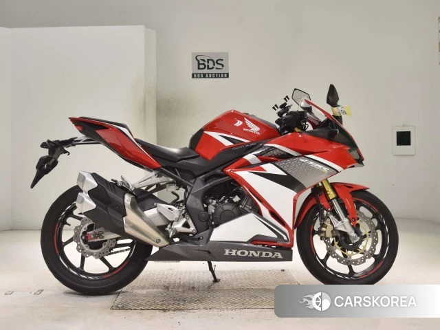 Проданный Honda CBR250RR ABS 2017 из Японии, фото 2