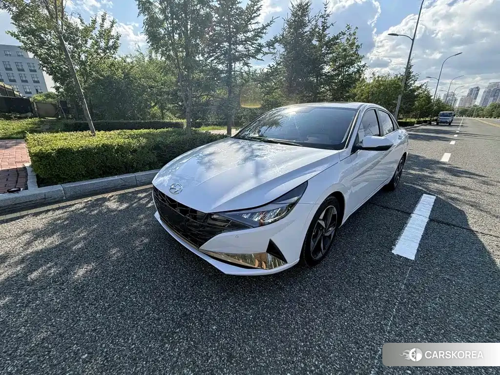 Hyundai Elantra 2023 Белый из Китая, фото 5