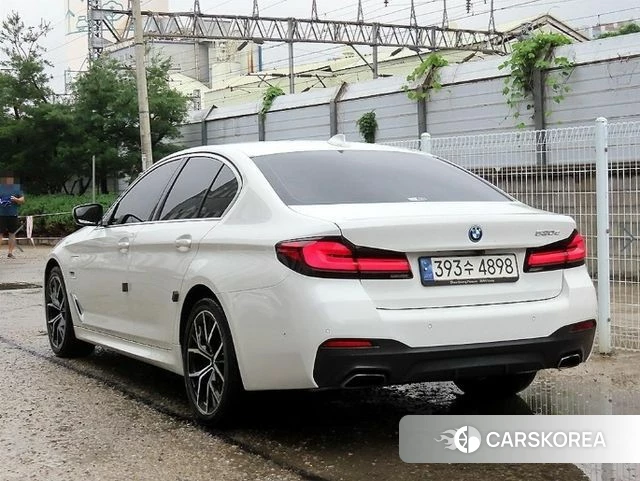 BMW 5 Series (G30) id 4388446 из Кореи 13