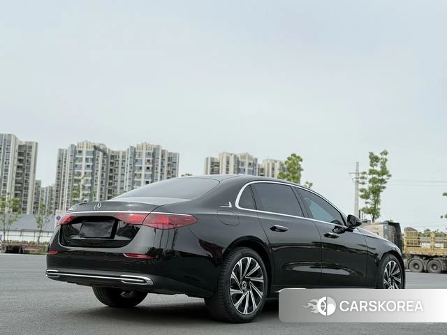 Mercedes-Benz E-class id 4264512 из Китая 16