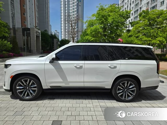 Cadillac Escalade 5th Generation 2023 Белый из Кореи, фото 3