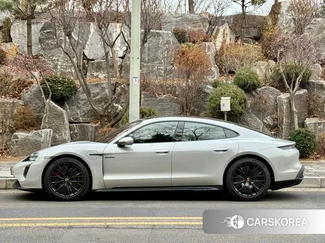 Porsche Taycan id 3734925 из Кореи 11