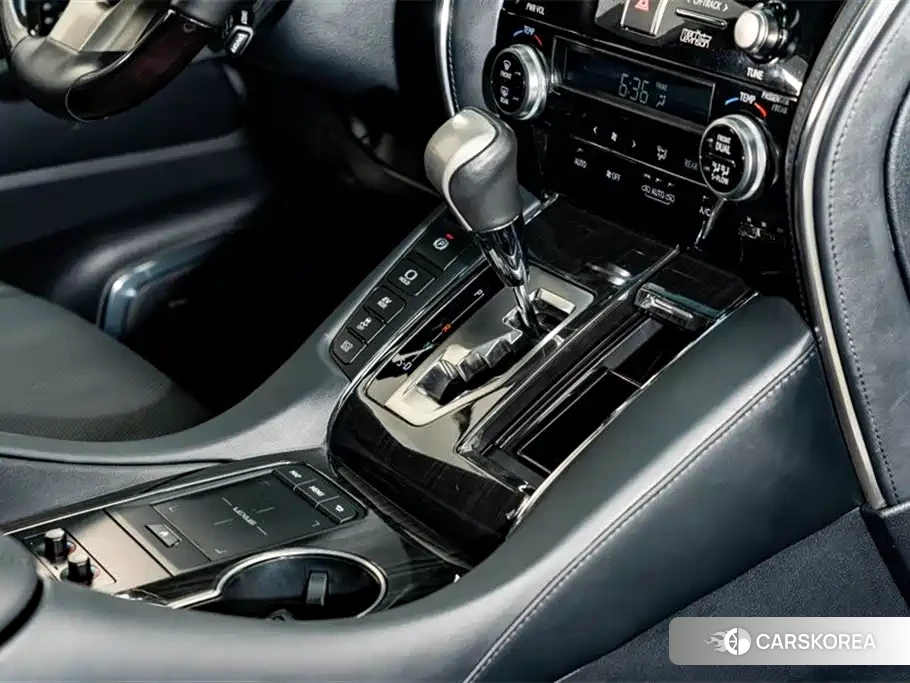 Lexus LM id 4589086 из Китая 23
