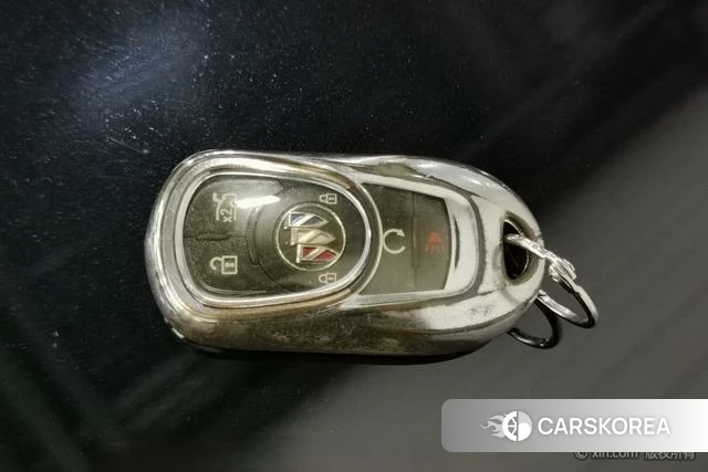 Buick Lacrosse id 4212491 из Китая 17