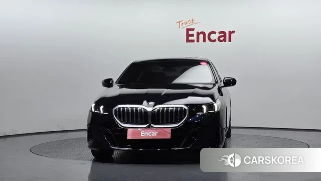 BMW 5 Series (G60) id 3634089 из Кореи 13