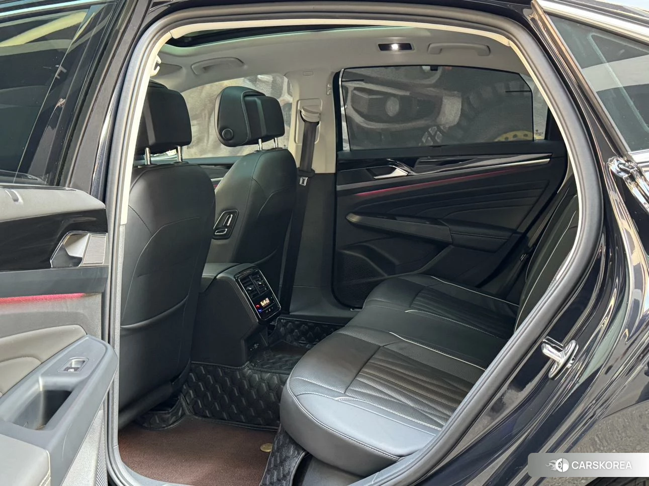 Volkswagen Passat 2022 Черный из Китая, фото 6