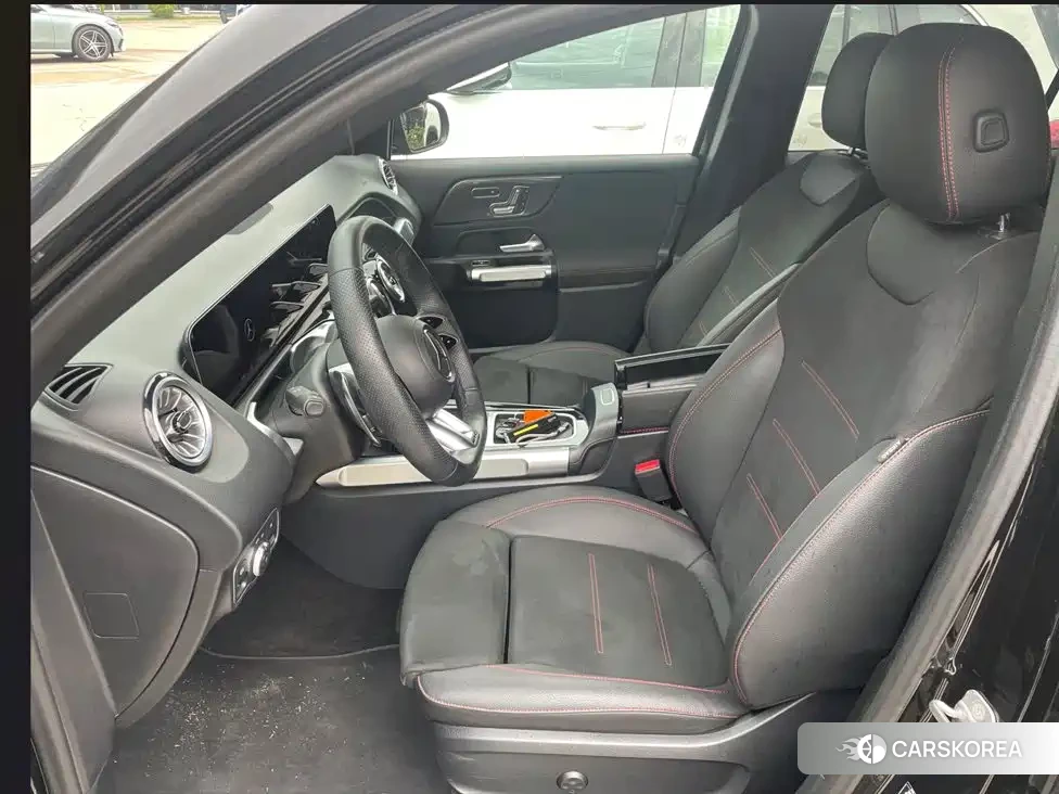 Mercedes-Benz GLB AMG 2025 Черный из Китая, фото 3