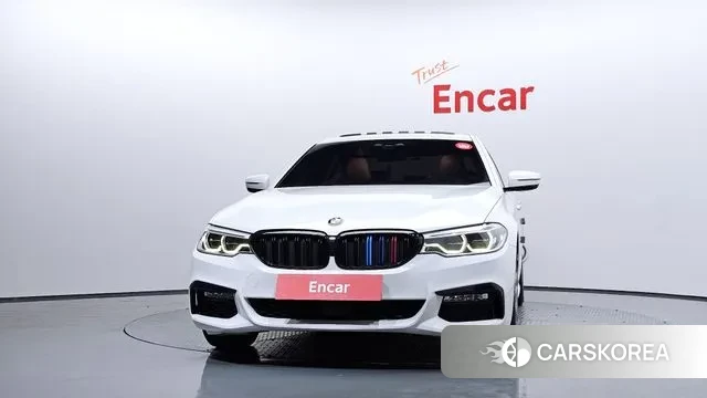 BMW 5 Series (G30) id 3363332 из Кореи 13