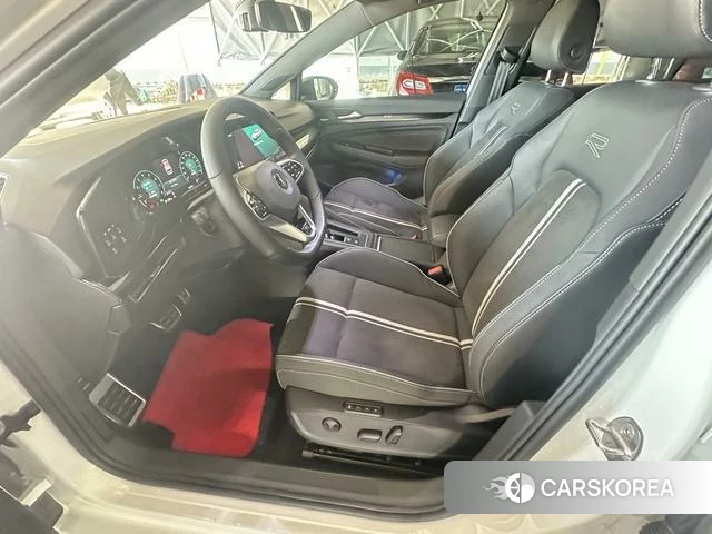 Volkswagen Golf 2023 Белый из Китая, фото 6