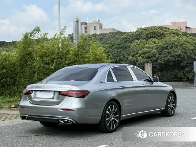 Mercedes-Benz E-class PHEV 2021 Серебристо-серый из Китая, фото 5