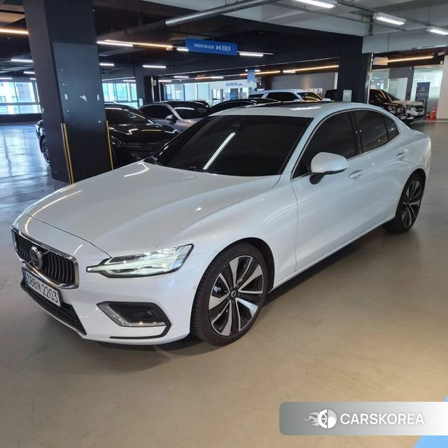 Volvo S60 3rd generation 2024 Белый из Кореи, фото 3