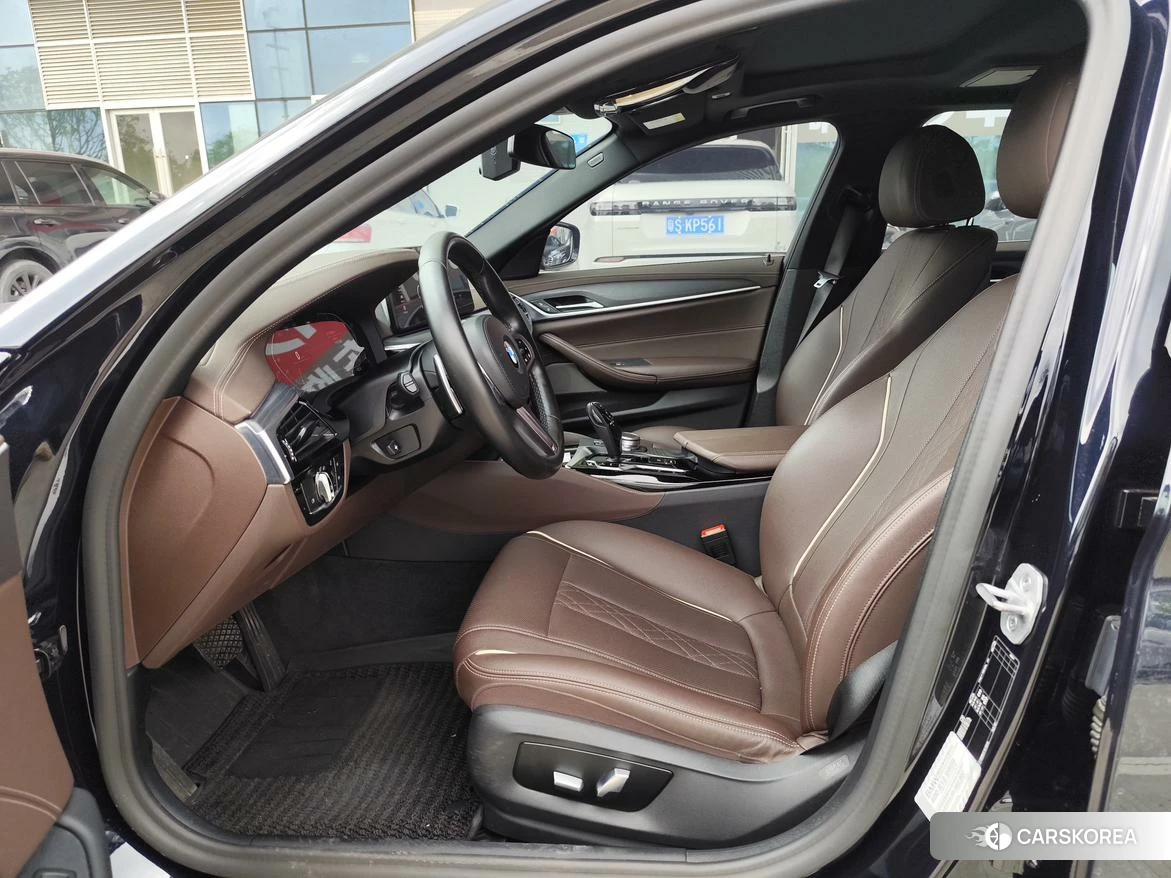 BMW 5 series 2020 Черный из Китая, фото 3