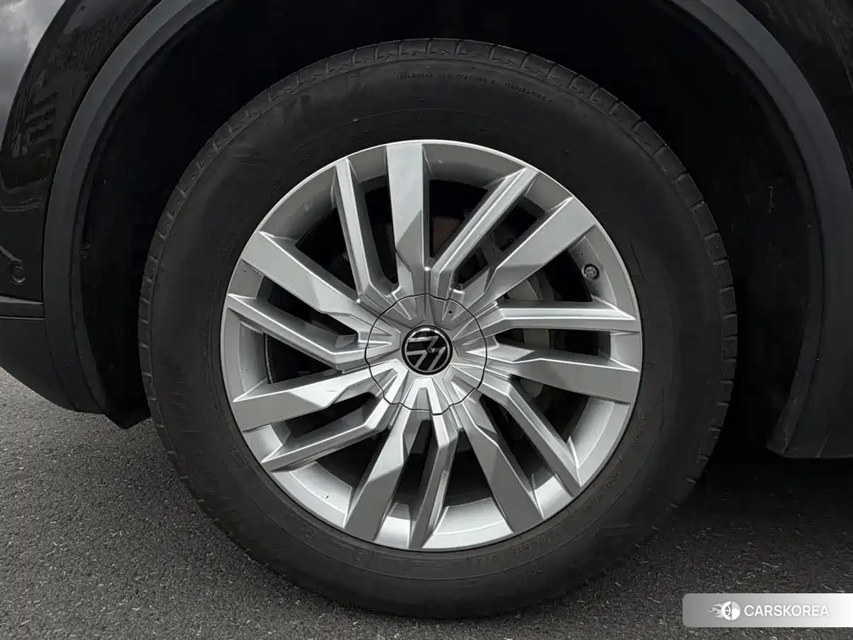 Volkswagen Touareg id 4654495 из Китая 7