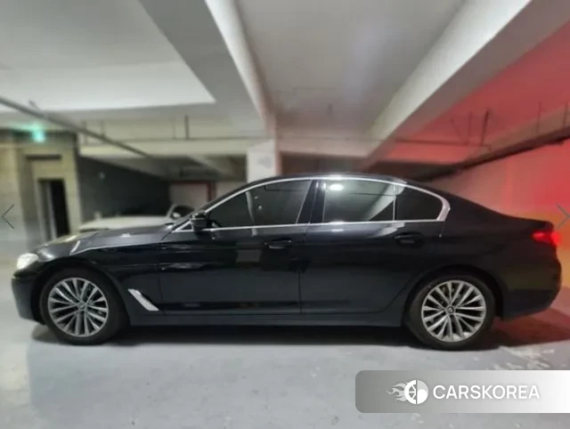 BMW 5 Series (G30) 2023 Черный из Кореи, фото 3