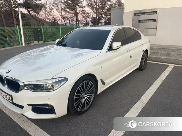 BMW 5 Series (G30) 2018 Белый из Кореи, фото 3