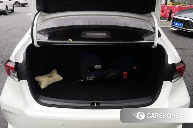 Toyota Corolla id 4273214 из Китая 10