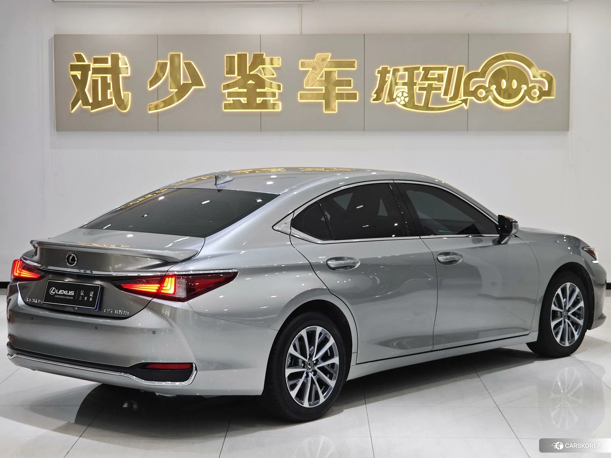 Lexus ES 2022 Серебристо-серый из Китая, фото 5