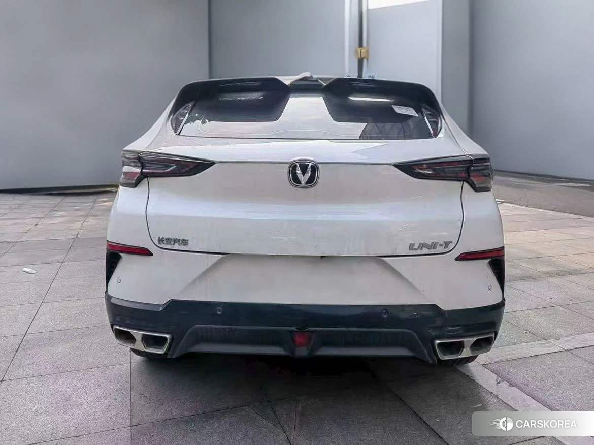 Chang'an UNI-T 2023 Белый из Китая, фото 3