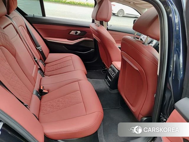 BMW 3 series 2024 Черный из Китая, фото 3