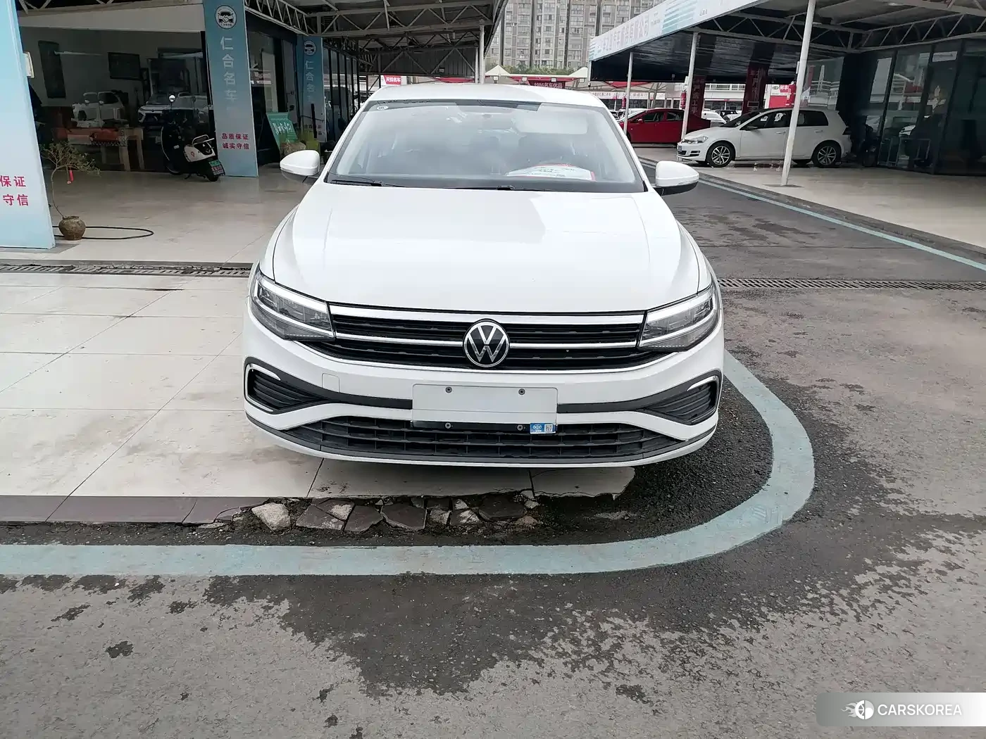 Volkswagen Bora 2024 Белый из Китая, фото 3